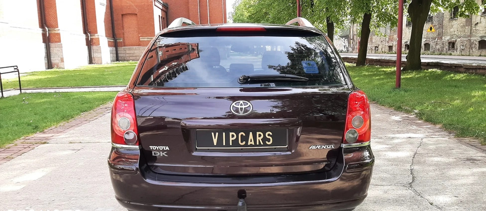 Toyota Avensis cena 19999 przebieg: 220000, rok produkcji 2008 z Złocieniec małe 781